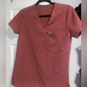 Figs XS dark cherry one pocket top